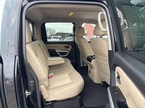 Used 2017 Nissan Titan SV image 13