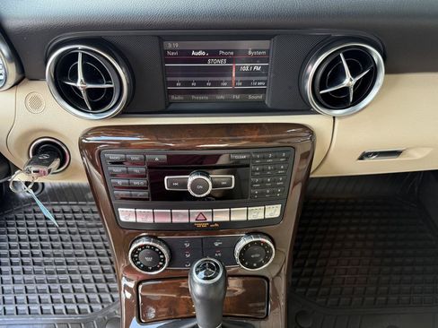 Used 2014 Mercedes-Benz SLK 250 image 22