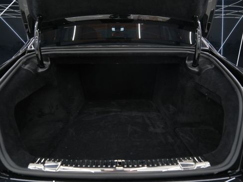 Used 2025 Rolls-Royce Phantom Sedan image 46