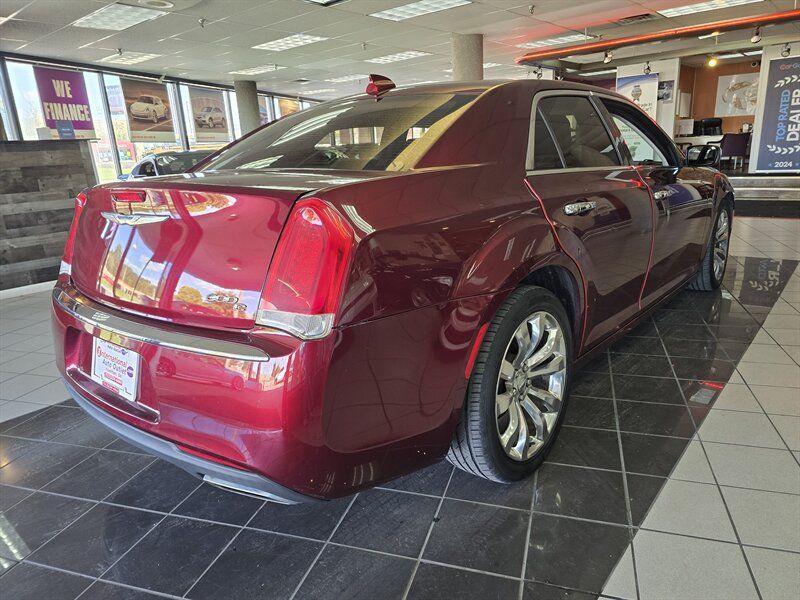 Used 2017 Chrysler 300 C w/ Harman/Kardon Audio Group RWD image 4