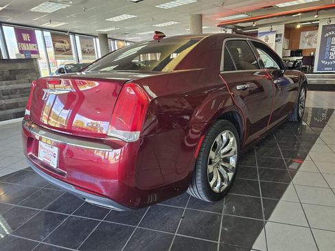 Used 2017 Chrysler 300 C w/ Harman/Kardon Audio Group image 4
