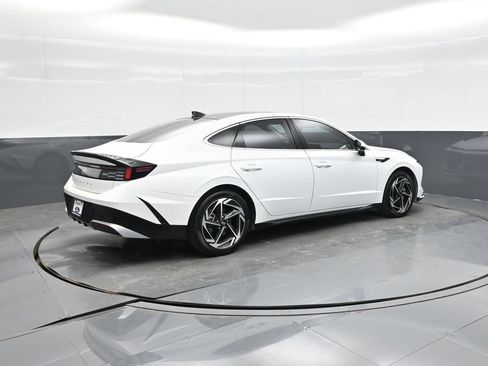 Used 2025 Hyundai Sonata SEL FWD image 4