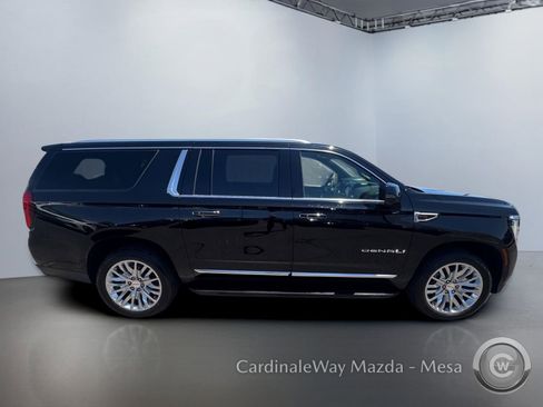 Used 2025 GMC Yukon XL Denali AWD/4WD image 3