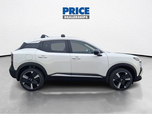 New 2026 Nissan Kicks SR w/ Cold Weather Package AWD/4WD image 4
