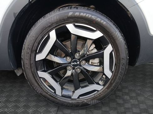 Used 2023 Kia Telluride EX w/ EX Captain's Chair Package FWD image 23