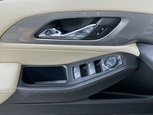 Used 2023 Chevrolet Traverse LS w/ Safety Package FWD image 15
