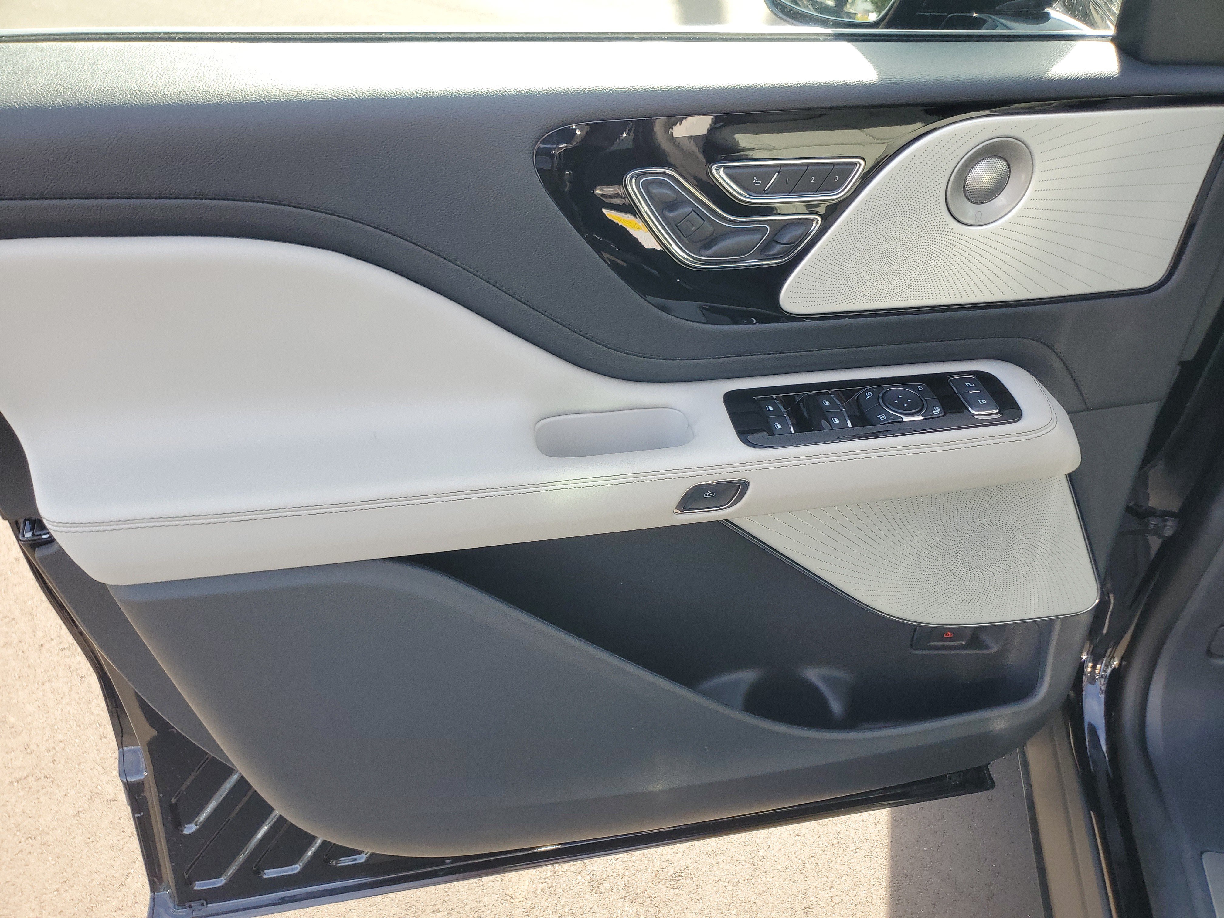 New 2027 Lincoln Aviator Reserve AWD/4WD image 8