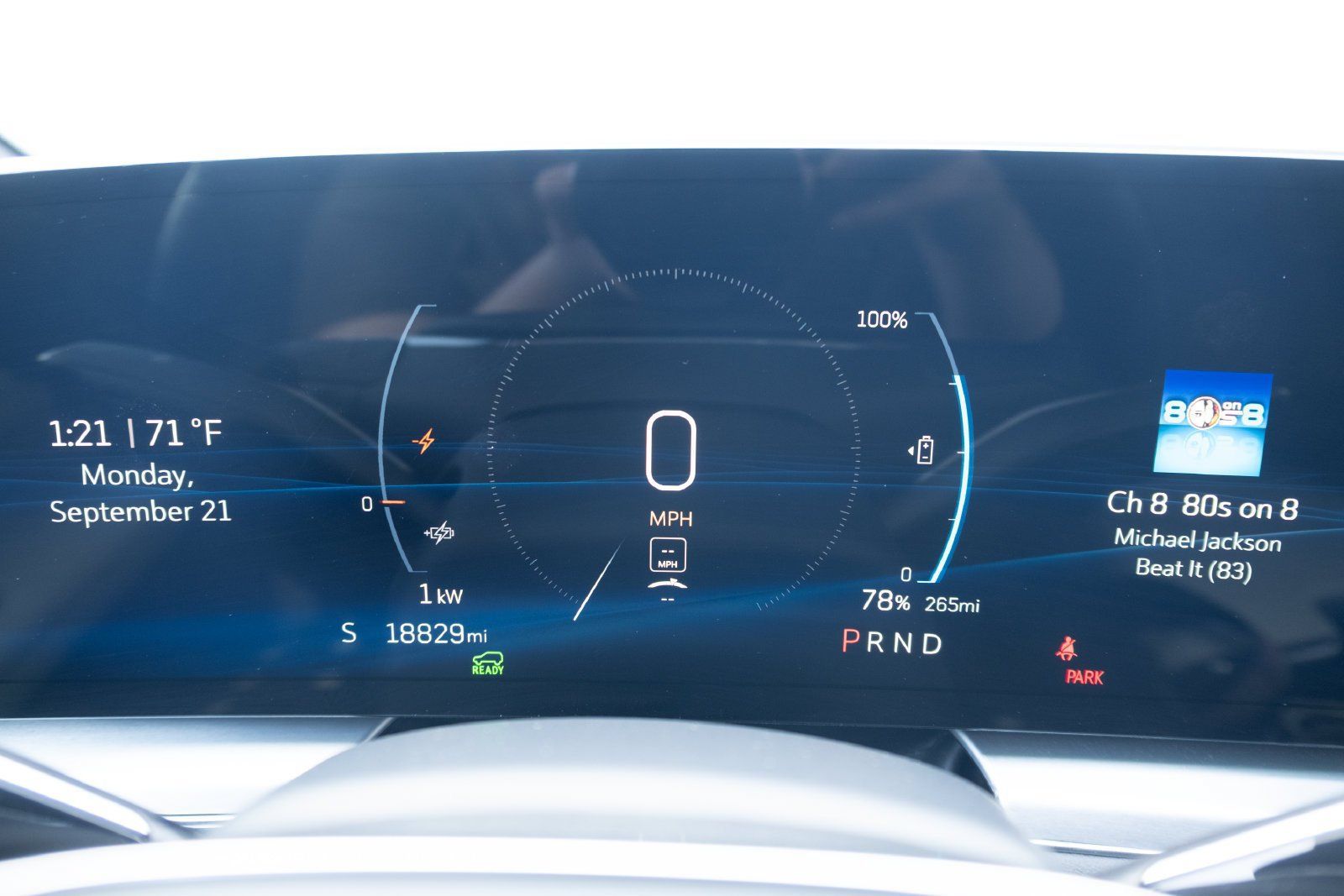 Used 2024 Cadillac Lyriq Luxury AWD/4WD image 6