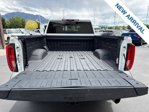 Used 2022 GMC Sierra 3500 Denali w/ Technology Package AWD/4WD image 13