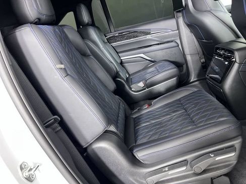 Used 2025 Cadillac Escalade IQ Luxury 1 AWD/4WD image 27