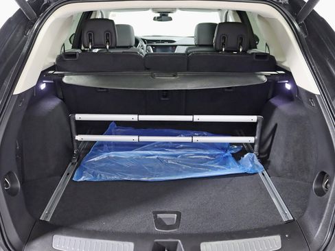 Used 2018 Cadillac XT5 Luxury image 35