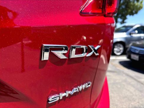 Used 2024 Acura RDX SH-AWD image 11