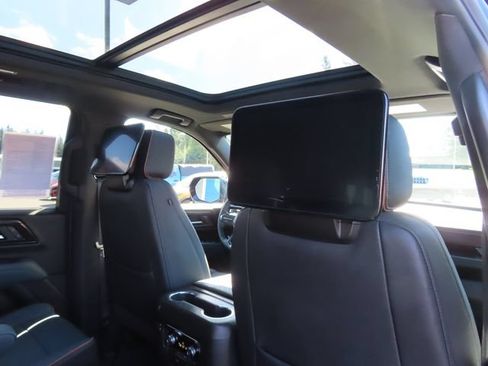Used 2025 GMC Yukon AT4 w/ AT4 Premium Plus Package AWD/4WD image 49