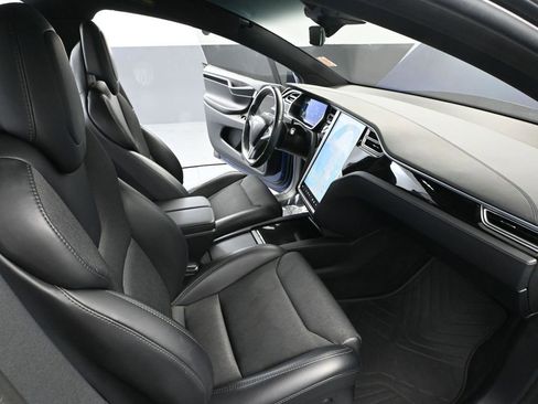 Used 2018 Tesla Model X 100D image 47