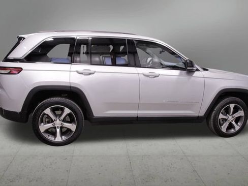 Used 2023 Jeep Grand Cherokee 4WD 4xe w/ Luxury Tech Group II image 6