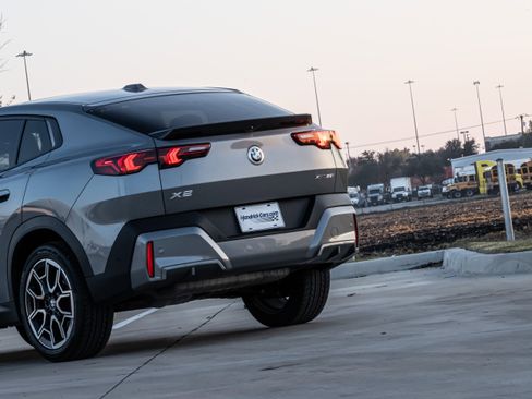 Certified 2025 BMW X2 xDrive28i w/ Premium Package image 6