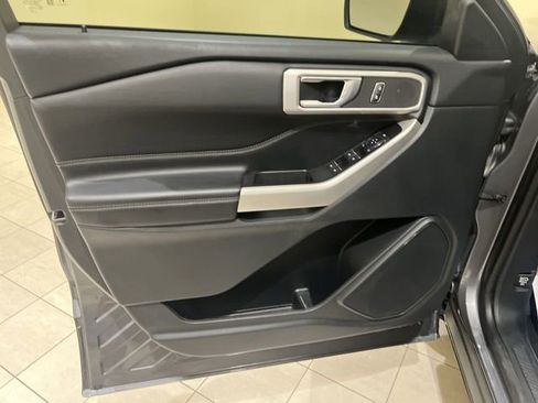 Used 2022 Ford Explorer XLT RWD image 19
