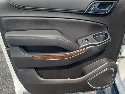Used 2019 Chevrolet Suburban LT image 29