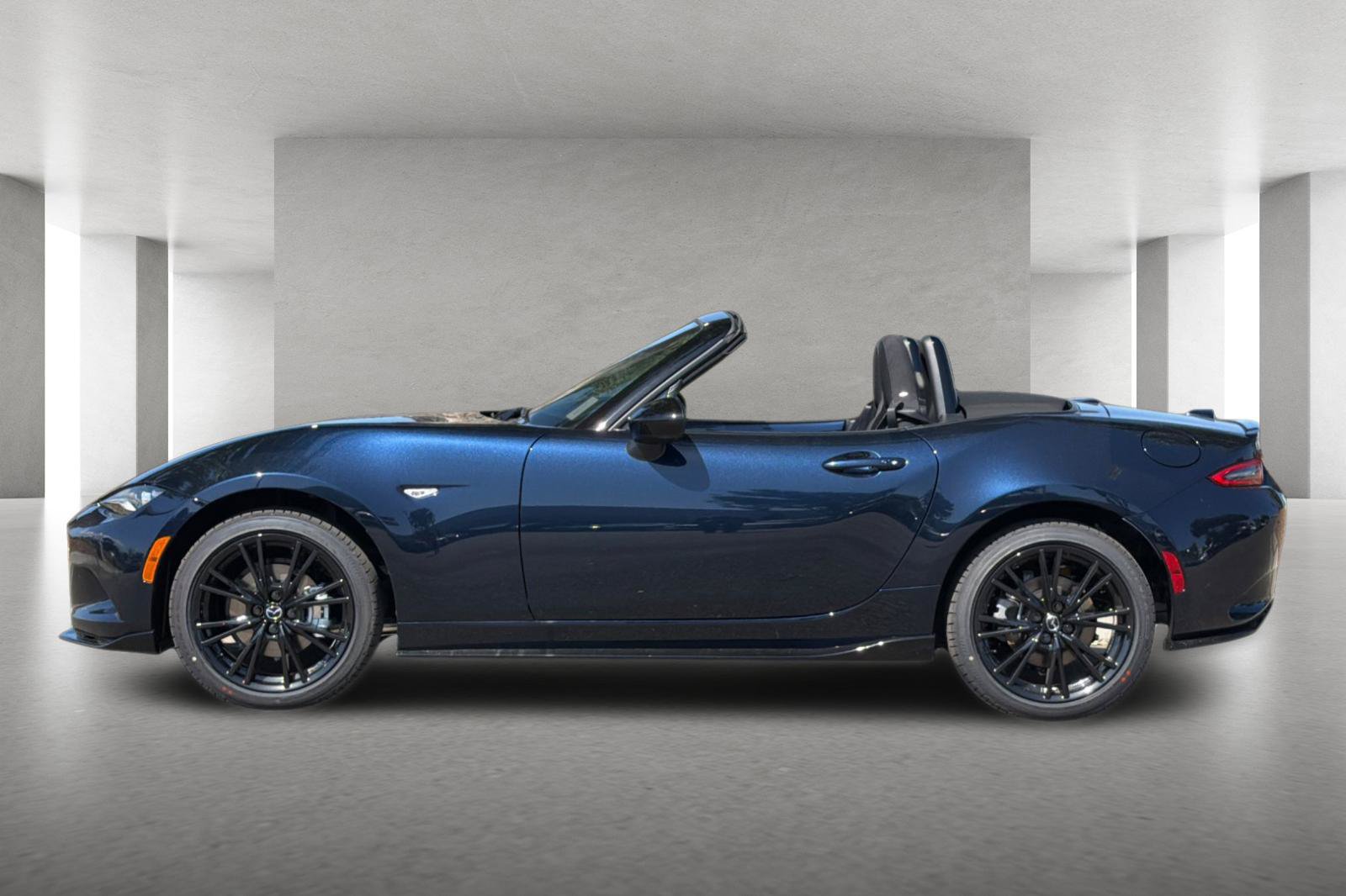 New 2026 MAZDA MX-5 Miata Club w/ Appearance Package RWD image 8