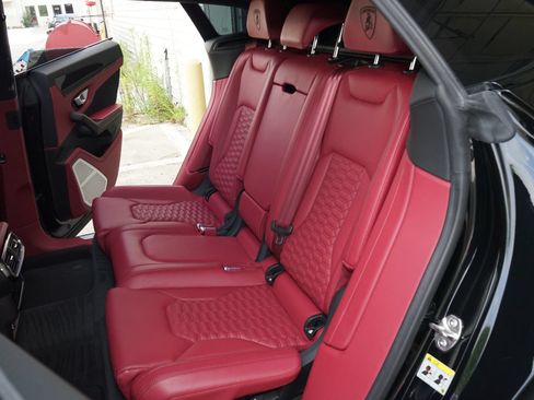 Used 2022 Lamborghini Urus AWD/4WD image 23