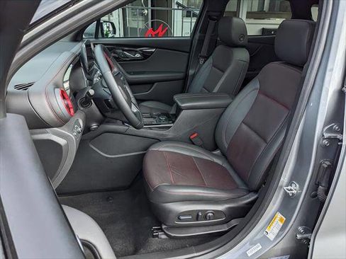 Used 2023 Chevrolet Blazer RS w/ Enhanced Convenience Package image 8