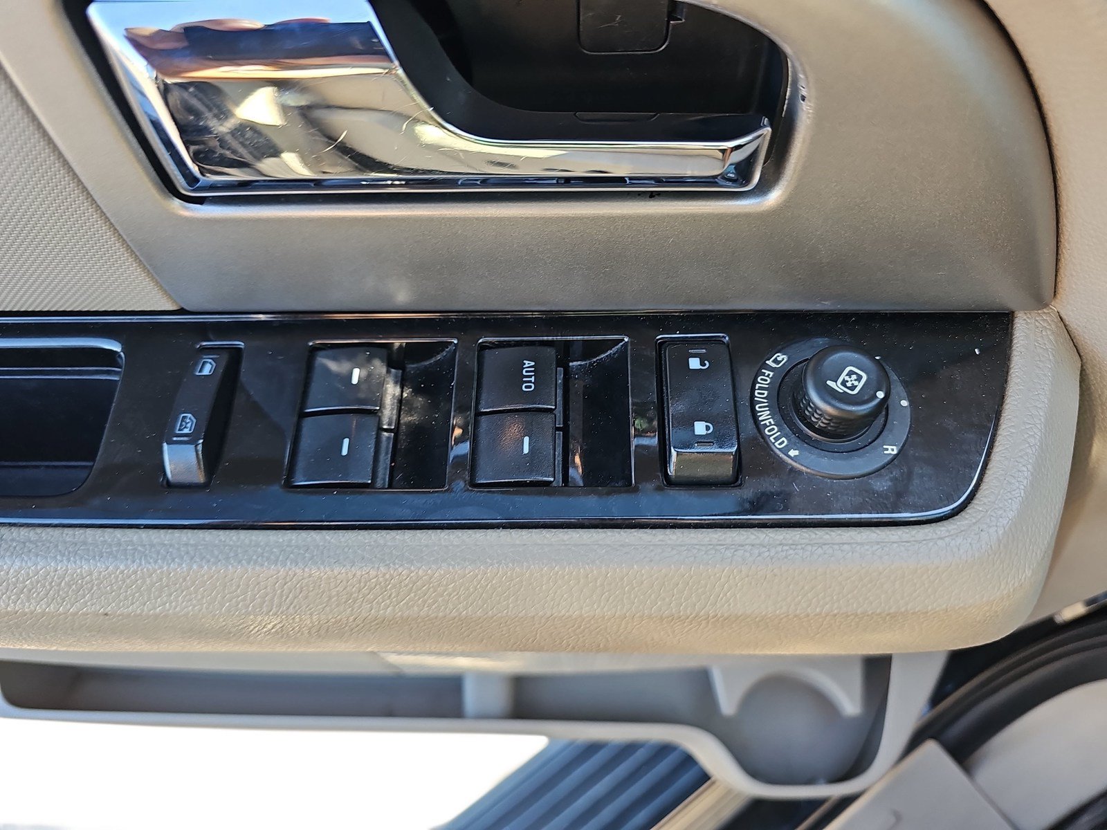 Used 2014 Ford Expedition Limited w/ Equipment Group 301A AWD/4WD image 24