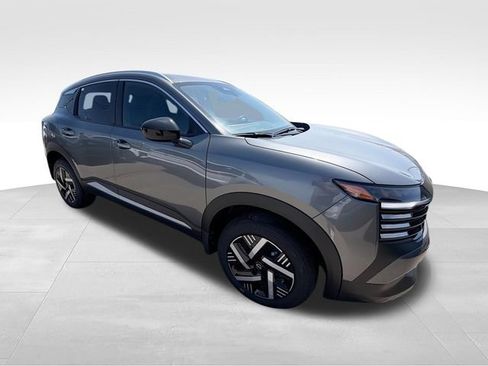 New 2026 Nissan Kicks SV w/ SV Premium Package FWD image 2
