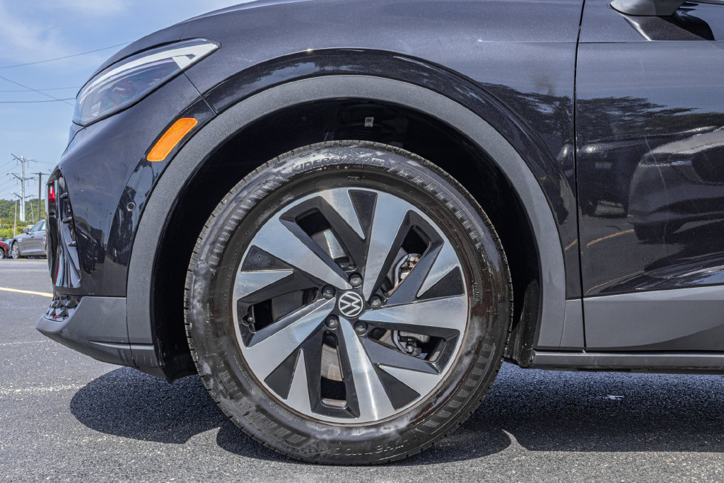 Certified 2024 Volkswagen ID.4 2WD image 37