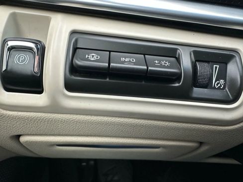 Used 2016 Cadillac XTS Vsport Platinum image 25