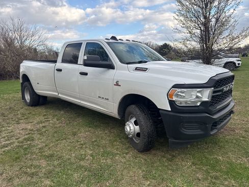 Used 2019 RAM 3500 Tradesman image 4