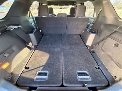 Used 2018 Ford Explorer XLT image 21