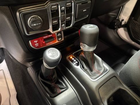 Used 2022 Jeep Wrangler Unlimited Rubicon AWD/4WD image 21