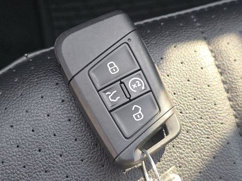 Certified 2024 Volkswagen Tiguan SE AWD/4WD image 27