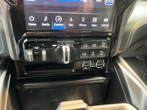 Used 2023 RAM 2500 Limited AWD/4WD image 34