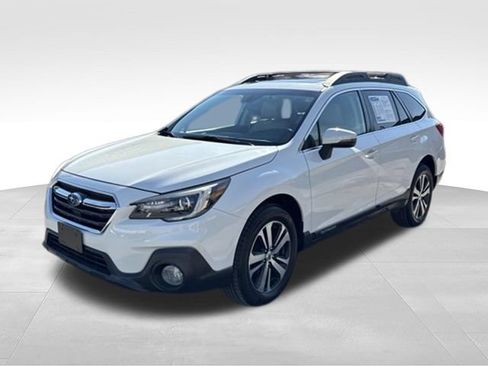 Used 2018 Subaru Outback 3.6R Limited AWD/4WD image 3