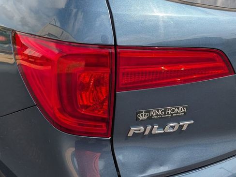 Used 2018 Honda Pilot Touring image 11