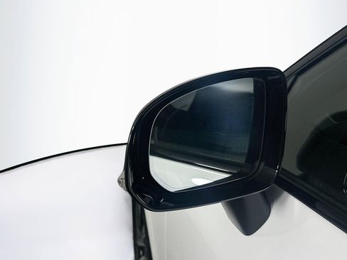 Used 2025 Volvo XC60 B5 Plus image 13