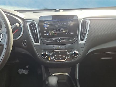 Used 2023 Chevrolet Malibu LT image 10