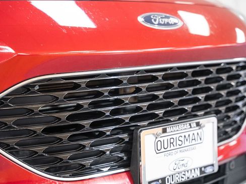 Certified 2022 Ford Escape Titanium AWD/4WD image 13