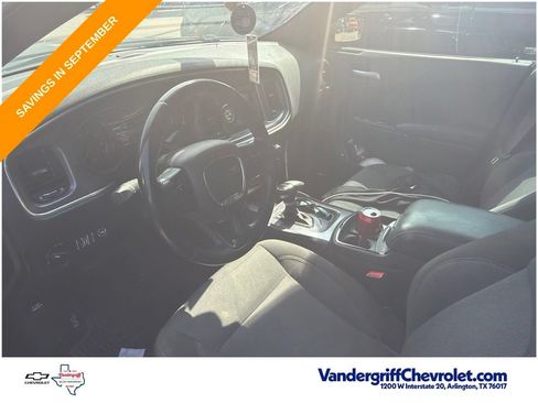 Used 2017 Dodge Charger SE w/ Blacktop Package RWD image 19