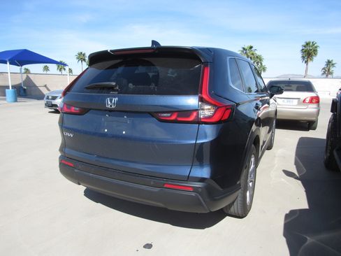 Used 2024 Honda CR-V EX-L image 3