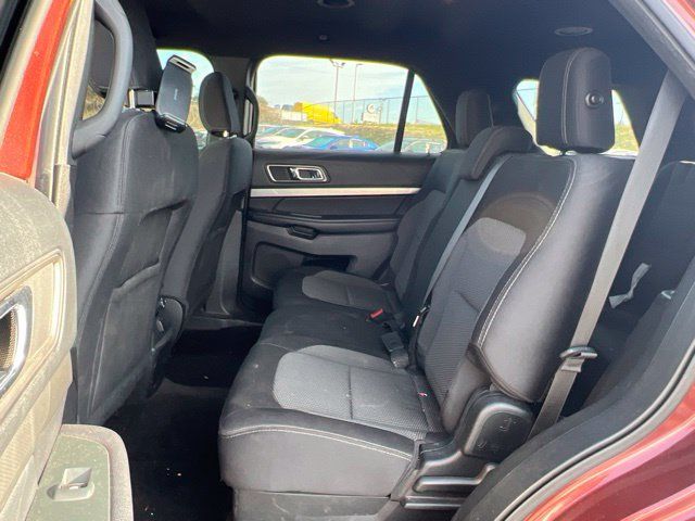 Used 2018 Ford Explorer XLT w/ Equipment Group 201A AWD/4WD image 13