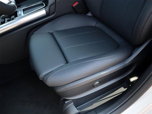 New 2026 Mercedes-Benz GLA 250 4MATIC image 27