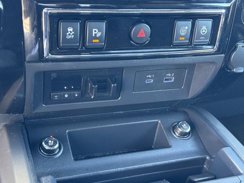 Used 2021 Nissan Titan Platinum Reserve image 6