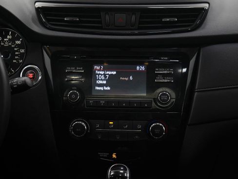 Used 2017 Nissan Rogue SL image 15