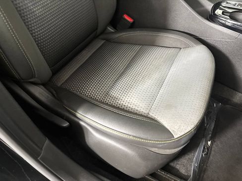 Used 2024 Chevrolet Trax LT FWD image 29