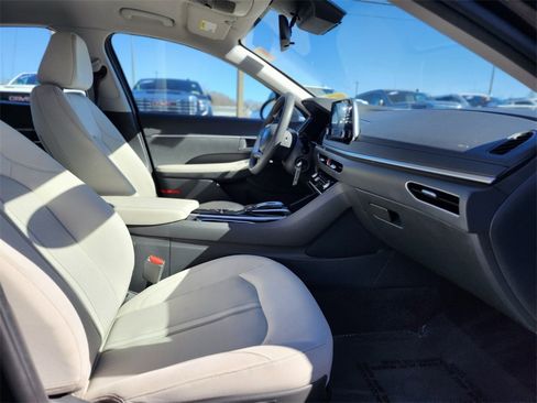 Used 2023 Hyundai Sonata SE image 9
