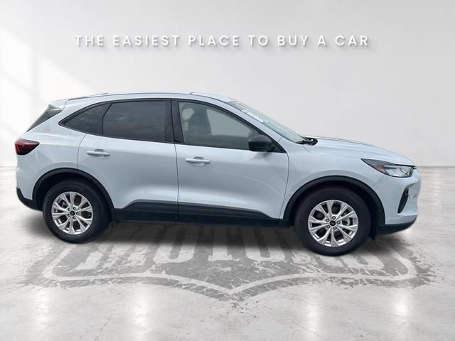 Used 2025 Ford Escape Active FWD image 12