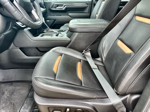 Used 2024 GMC Sierra 2500 AT4 w/ AT4 Premium Plus Package AWD/4WD image 24