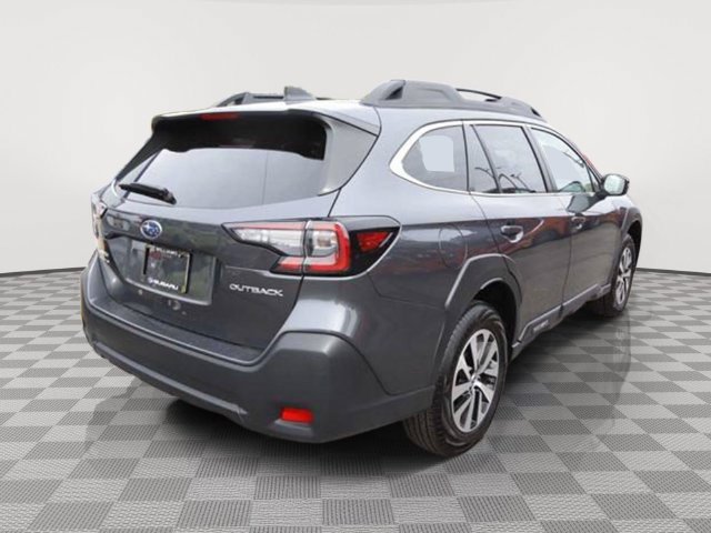 Used 2025 Subaru Outback Premium AWD/4WD image 3